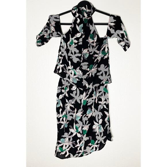 Elliatt Womens Awakening Dress Floral Print Off Shoulder Halter Cut Out Mini NWT - Picture 5 of 13
